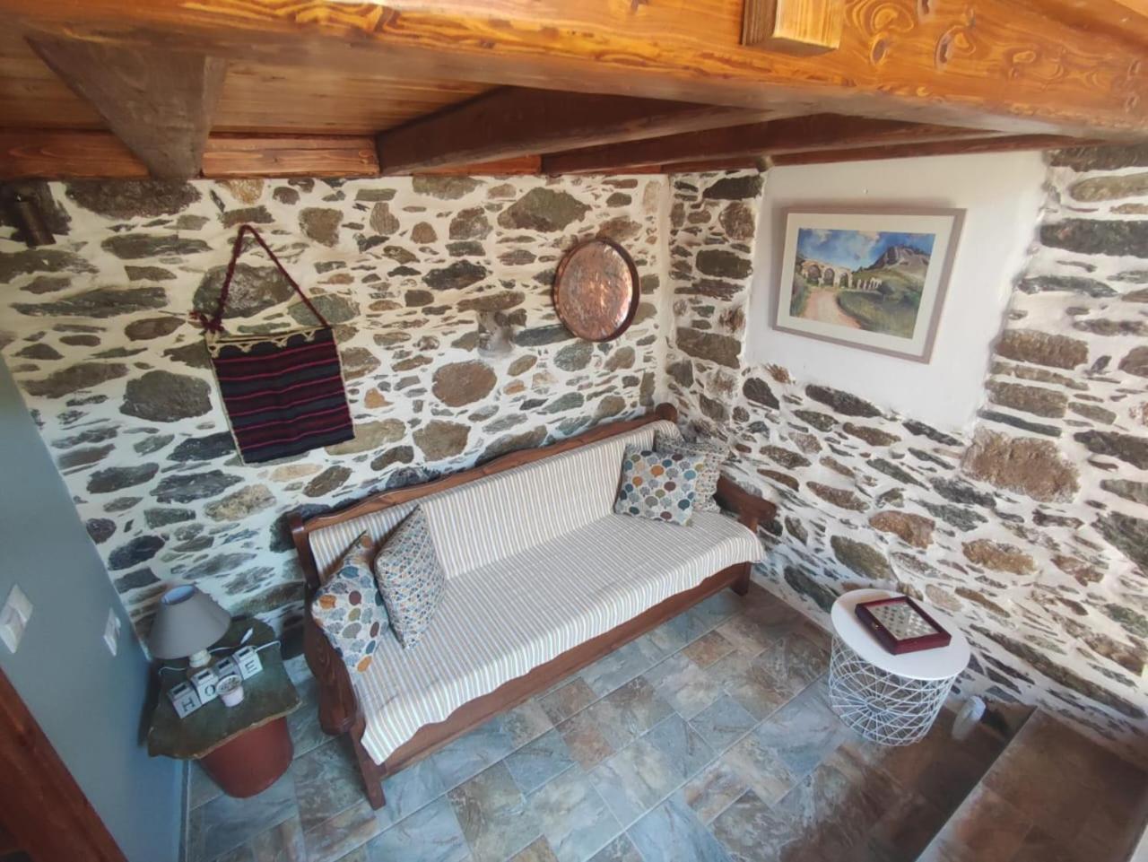 Πέτροκτιστο Σπίτι. Stone House Villa Kárisztosz Kültér fotó